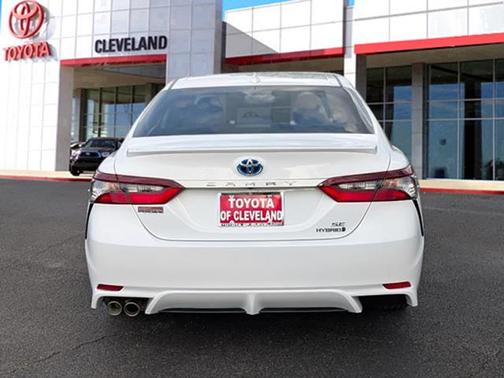 2024 Toyota Camry Hybrid SE