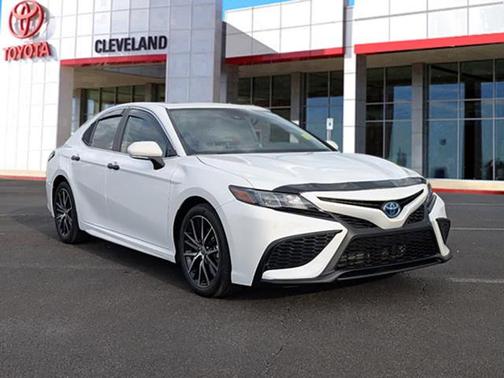 2024 Toyota Camry Hybrid SE