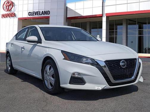 Glacier White 2022 Nissan Altima S FWD
