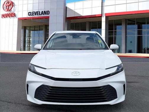Ice 2025 Toyota Camry LE