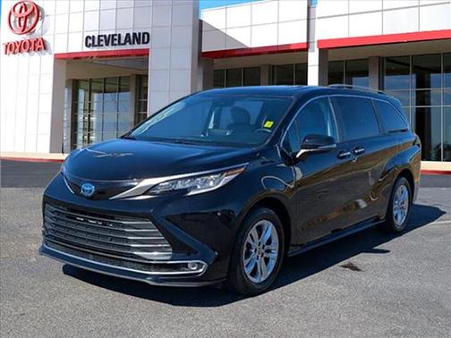 2023 Toyota Sienna Limited 7-Passenger
