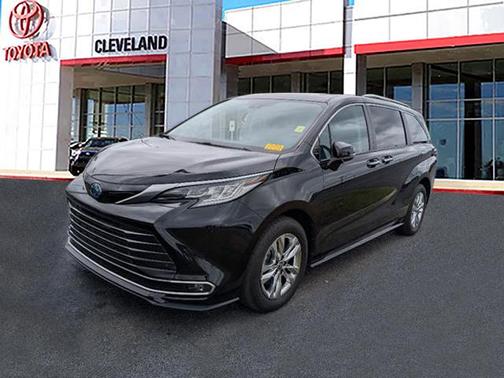 2023 Toyota Sienna Limited 7-Passenger
