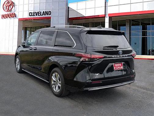 2023 Toyota Sienna Limited 7-Passenger