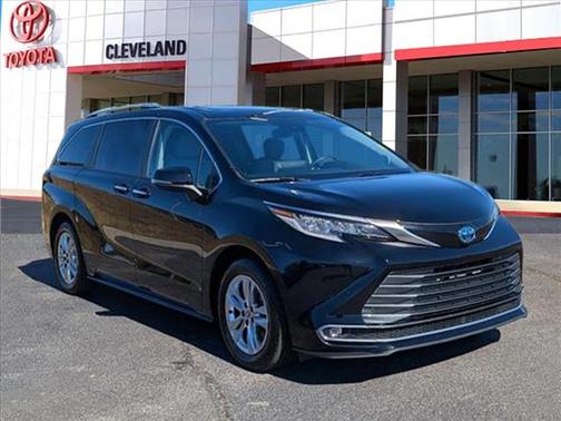 2023 Toyota Sienna Limited 7-Passenger