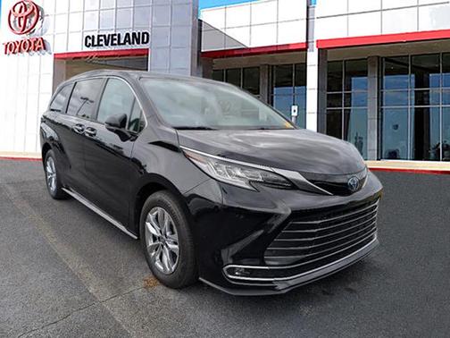 2023 Toyota Sienna Limited 7-Passenger