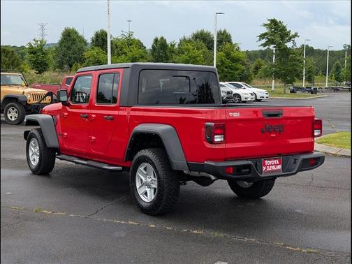 Firecracker Red Clearcoat 2023 Jeep Gladiator Sport S