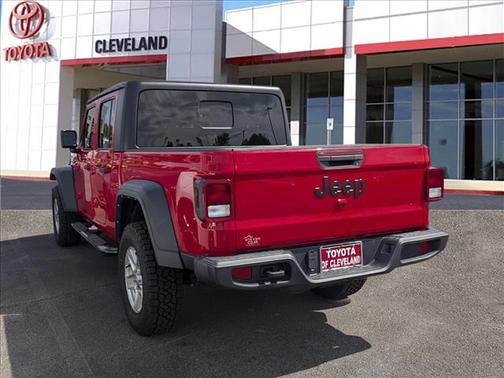 Firecracker Red Clearcoat 2023 Jeep Gladiator Sport S