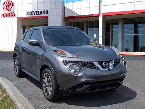 Gun Metallic 2017 Nissan Juke SV