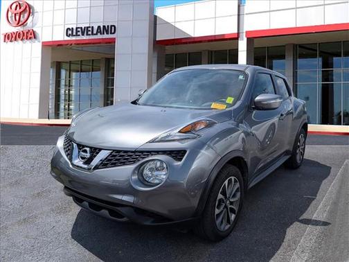 Gun Metallic 2017 Nissan Juke SV