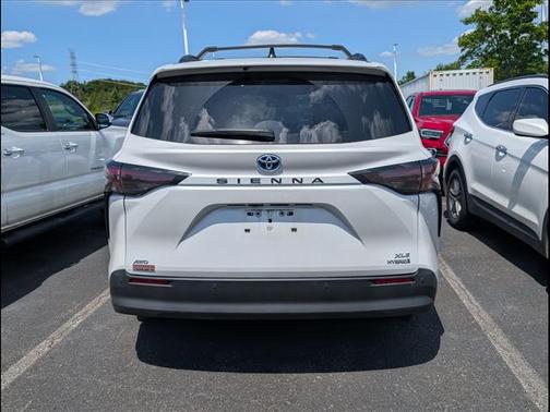 Wind Chill Pearl 2024 Toyota Sienna XLE