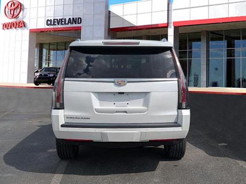2018 Cadillac Escalade Luxury