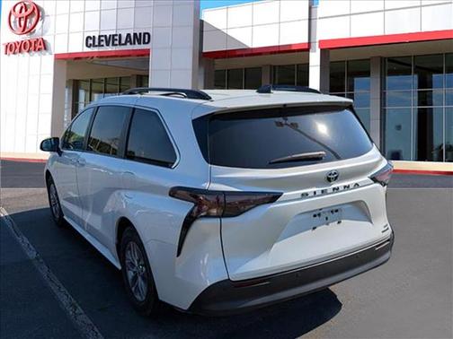 Pear 2024 Toyota Sienna XLE