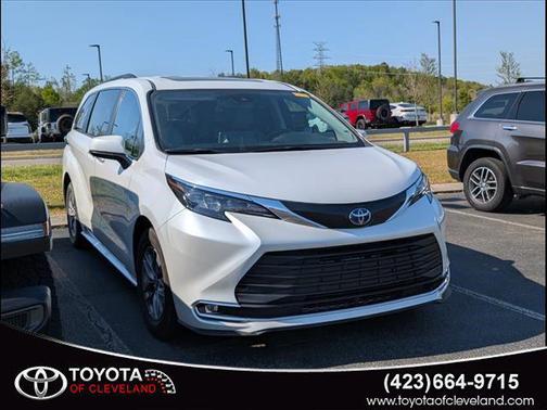 2024 Toyota Sienna XLE