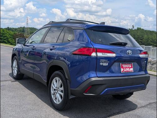 Blue Crush 2025 Toyota Corolla Cross LE