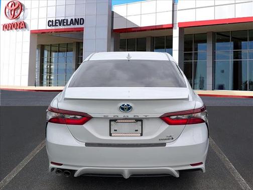 Ice 2023 Toyota Camry SE
