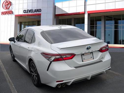 Ice 2023 Toyota Camry SE