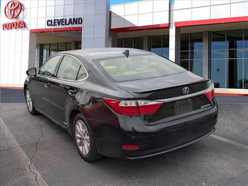 2015 Lexus ES 300h Base