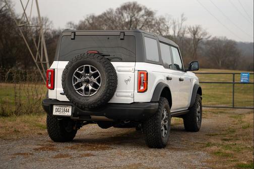 Oxford White 2025 Ford Bronco Badlands