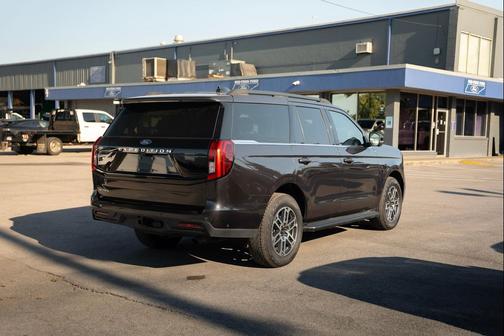Gray Metallic 2025 Ford Expedition Active