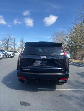 2023 Cadillac Escalade Sport Platinum