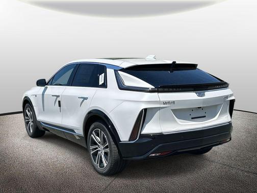 Crystal White Tricoat 2025 Cadillac LYRIQ Luxury