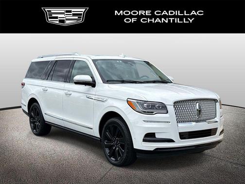 White 2022 Lincoln Navigator Reserve