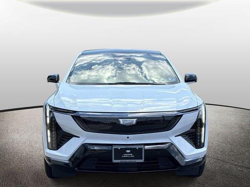 Vibrant White Tricoat 2026 Cadillac OPTIQ Premium Sport