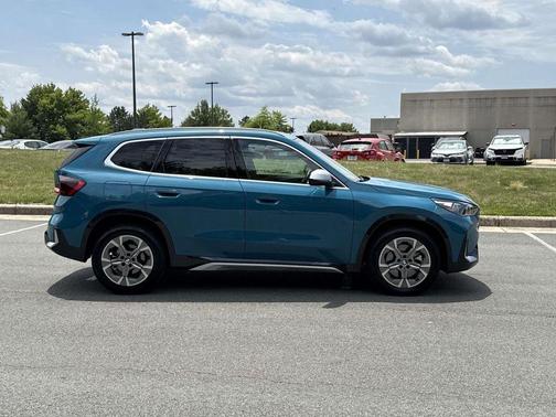Blue Bay Lagoon Metallic 2024 BMW X1 xDrive28i