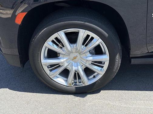 Midnight Blue Metallic 2023 Chevrolet Suburban 4WD High Country