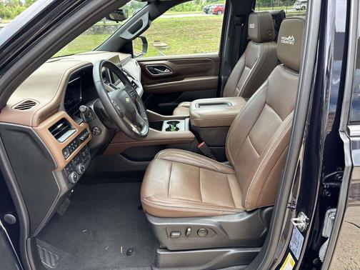 Midnight Blue Metallic 2023 Chevrolet Suburban 4WD High Country