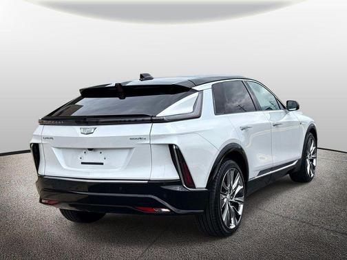 Crystal White Tricoat 2025 Cadillac LYRIQ Luxury