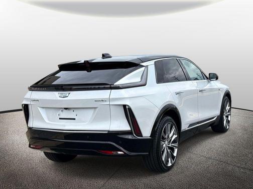 Crystal White Tricoat 2025 Cadillac LYRIQ Luxury