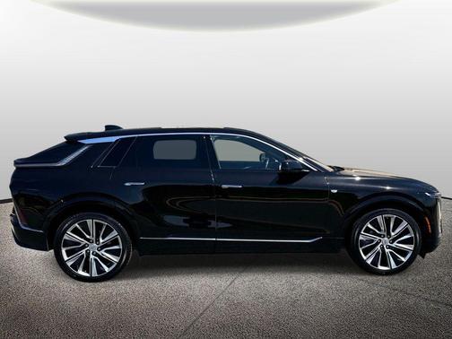 Stellar Black Metallic 2024 Cadillac LYRIQ Luxury