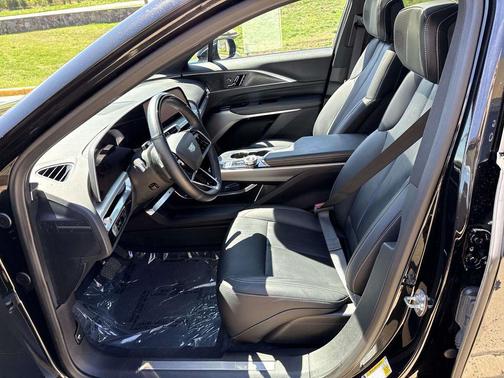 Stellar Black Metallic 2024 Cadillac LYRIQ Luxury