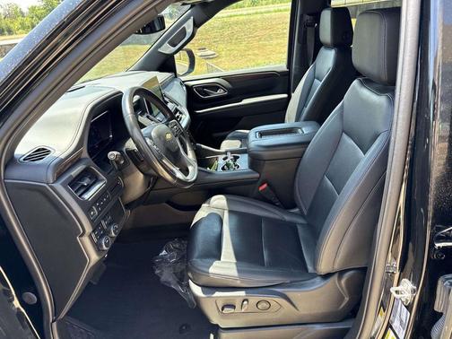 Black 2022 Chevrolet Suburban LT