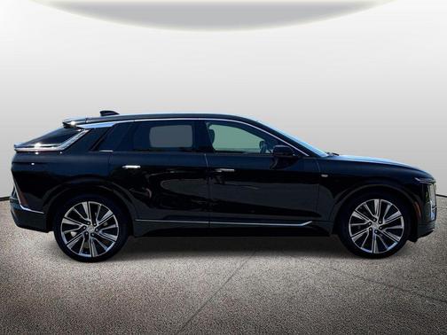 Stellar Black Metallic 2025 Cadillac LYRIQ Luxury