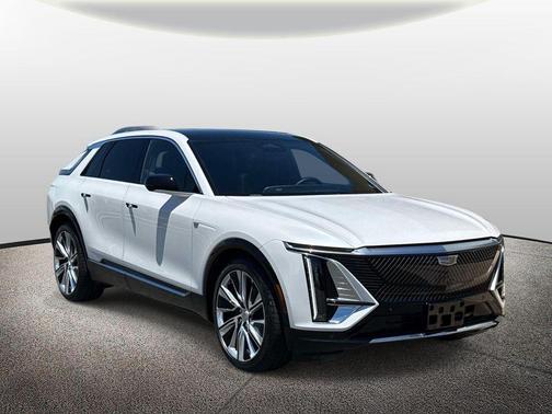 Crystal White Tricoat 2025 Cadillac LYRIQ Luxury