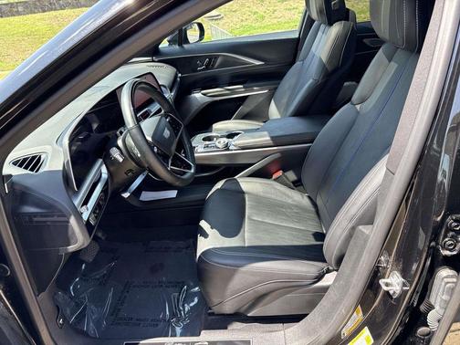 Stellar Black Metallic 2025 Cadillac LYRIQ Luxury