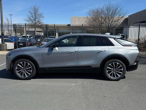 2024 Cadillac LYRIQ Sport