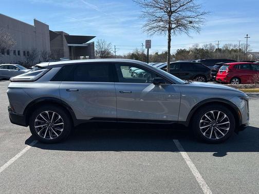 2024 Cadillac LYRIQ Sport