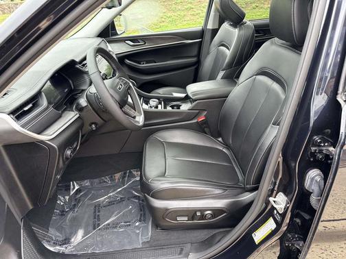Midnight Sky 2024 Jeep Grand Cherokee Limited