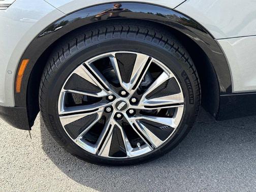 Argent Silver Metallic 2026 Cadillac LYRIQ Signature Luxury