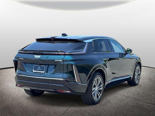 Emerald Lake Metallic 2024 Cadillac LYRIQ Luxury