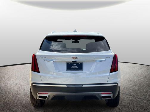 Crystal White Tricoat 2026 Cadillac XT5 Premium Luxury