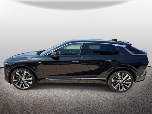 Stellar Black Metallic 2025 Cadillac LYRIQ Luxury
