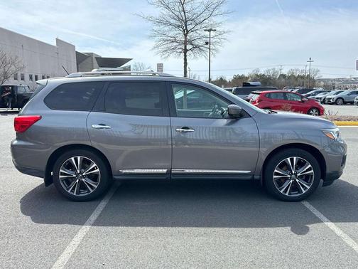 2018 Nissan Pathfinder Platinum