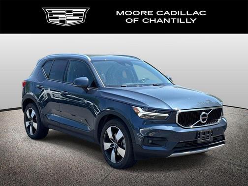 Denim Blue Metallic 2021 Volvo XC40 T5 Momentum
