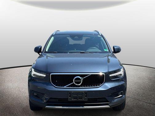 Denim Blue Metallic 2021 Volvo XC40 T5 Momentum