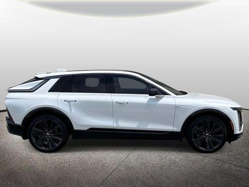 Crystal White Tricoat 2024 Cadillac LYRIQ Sport