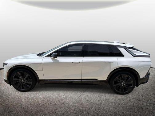 Crystal White Tricoat 2024 Cadillac LYRIQ Sport
